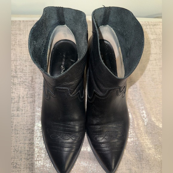 Treasure & Bond Shoes - Treasure & Bond Black Pointed-Toe Western Ankle Boots